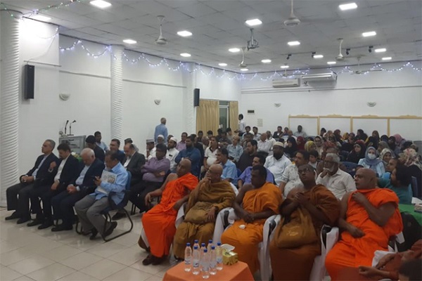 نشست گام دوم انقلاب با حضور بوداییان در کلمبو + عکس نشست گام دوم انقلاب با حضور بوداییان در کلمبو + عکس