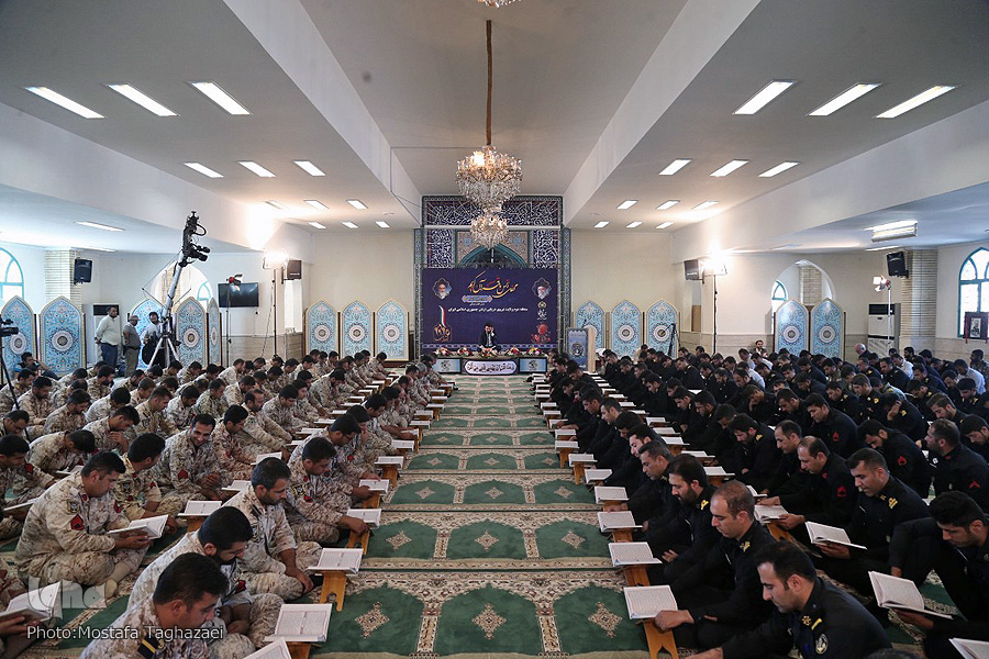 هشتمین محفل کاروان قرآنی انقلاب در منطقه دوم ولایت نیروی دریایی ارتش برگزار شد هشتمین محفل کاروان قرآنی انقلاب در منطقه دوم ولایت نیروی دریایی ارتش برگزار شد