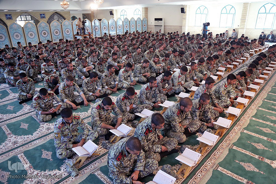 برگزاری دهمین محفل قرآنی کاروان قرآنی انقلاب در حضور کارکنان وظیفه نیروی دریایی ارتش