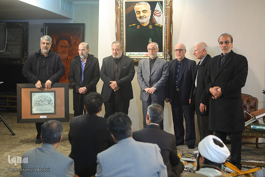 جامعه قرآنی پای رحل سردار سلیمانی