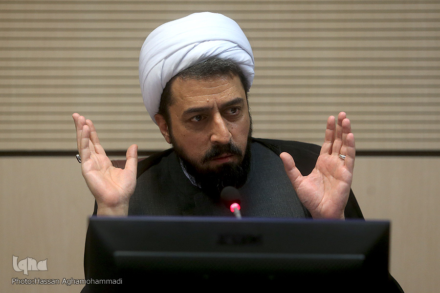 بازنگری دروس معارف متناسب با بیانیه گام دوم / حق گام دوم به خوبی ادا نشده است معاون فرهنگی سیاسی نهاد رهبری