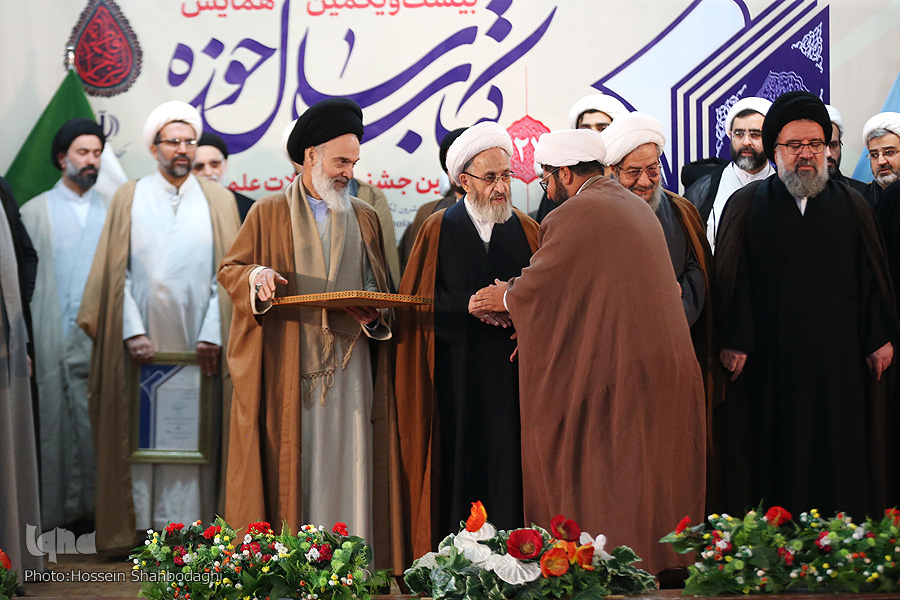 دائرةالمعارف قرآن کریم کتاب سال حوزه شد ارسالی.// ارسال بیش از 18 هزار اثر به 21 دوره همایش کتابسال حوزه