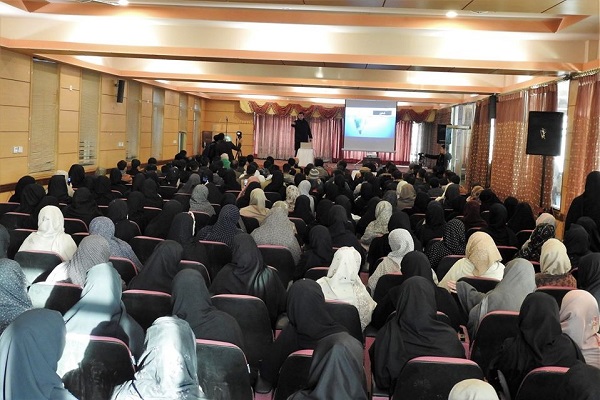 همایش «الگوپذیری از حضرت زهرا(س)» در پاکستان همایش «الگوپذیری از حضرت زهرا(س)» در پاکستان