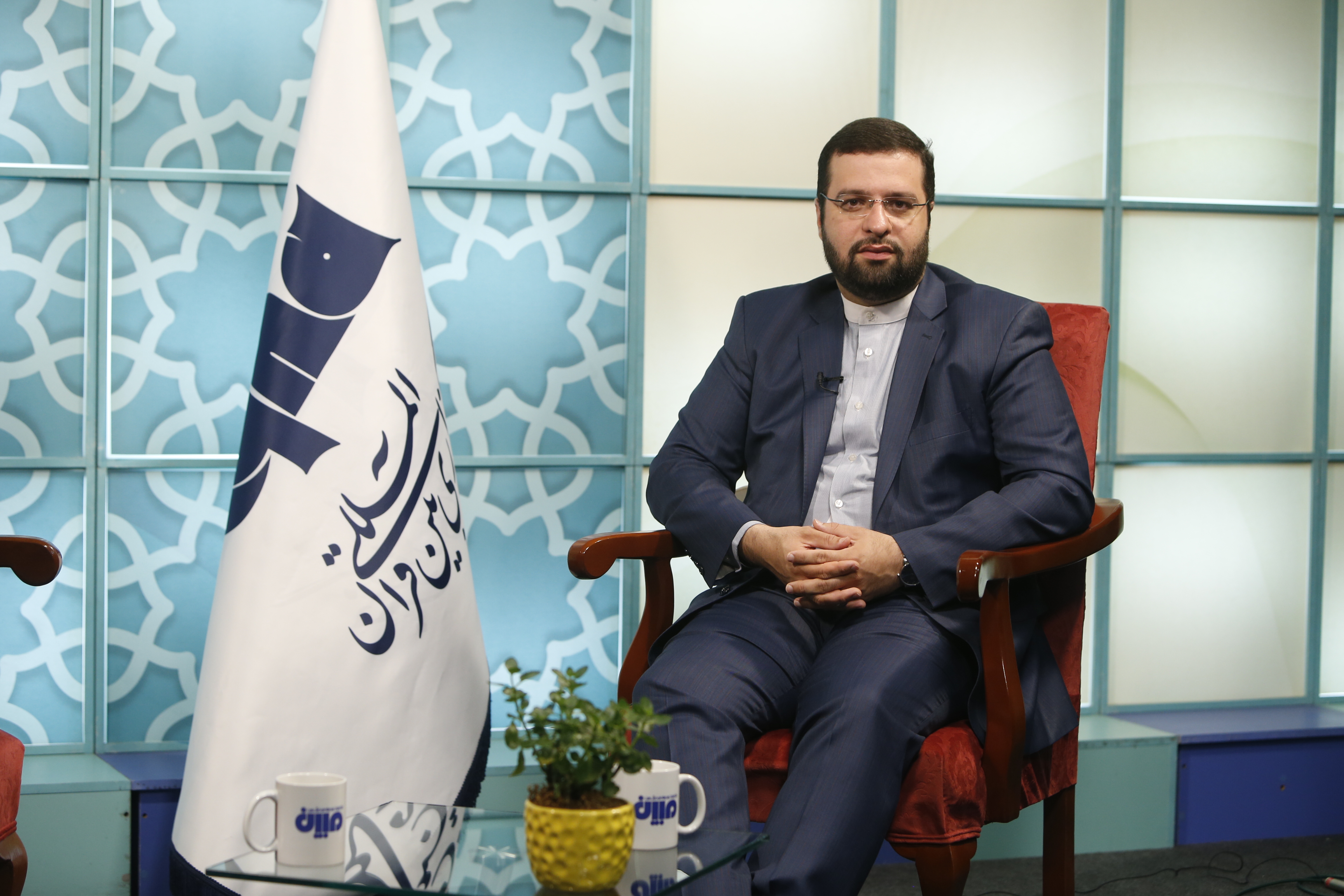 ارسال شود///فراخوان همکاری پزشک و پیراپزشک داوطلب برای پاسخ&lrm;&zwnj;گویی در سامانه کرونا