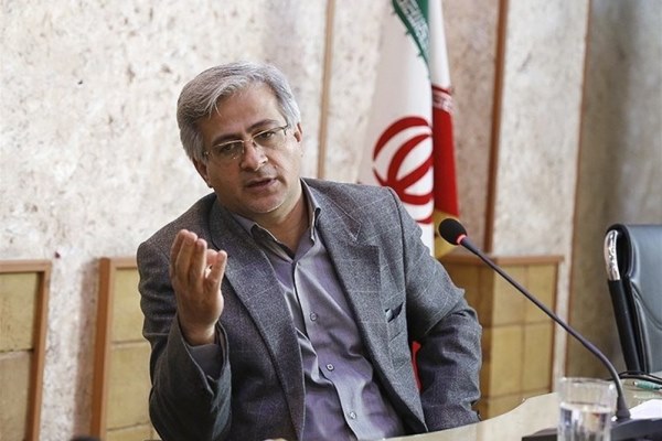 ادیت////تیغ دولبه نشر الکترونیک/ نگرانی ناشران از ضعف قوانین