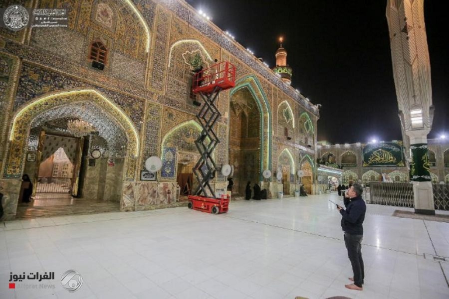 تزئین حرم مطهر امیرالمومنین(ع) با چهار هزار شاخه گل