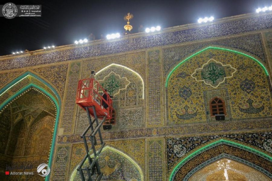 تزئین حرم مطهر امیرالمومنین(ع) با چهار هزار شاخه گل