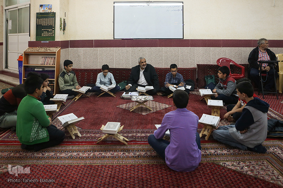 دغدغه&zwnj; تعلیم قرآن و معارف دین به نسل جوان/ آموزش بدون چشم&zwnj;داشت مادی