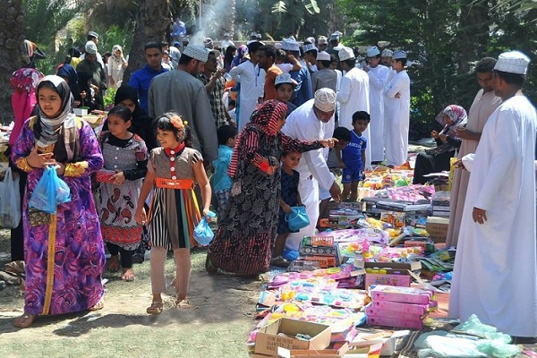 رمضان در عمان؛ تعطیلات 5 روزه فطر و زندان برای روزهخواری رمضان در عمان؛ تعطیلات 5 روزه فطر و زندان برای روزهخواری