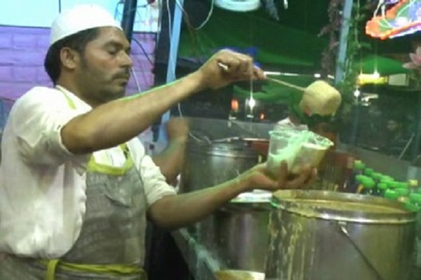 فروش حلیم در رمضان و درآمدزایی 100 میلیونی در هند