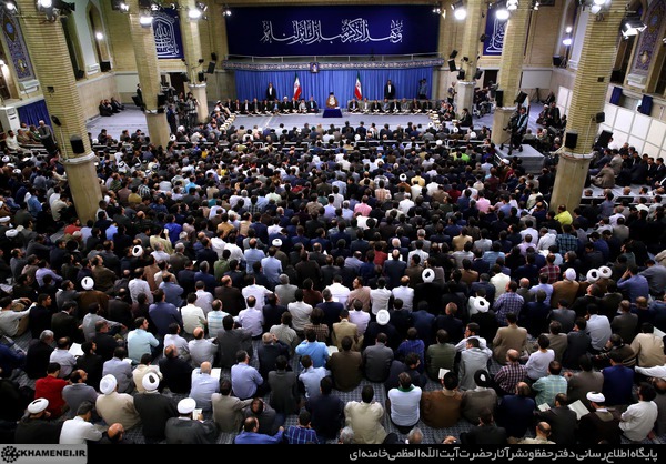 صوت خوش تالیان قرآن در محضر رهبر انقلاب/ مساجد را در طول سال پایگاه قرآن قرار دهید صوت خوش تالیان قرآن در محضر رهبر انقلاب/ مساجد را در طول سال پایگاه قرآن قرار دهید