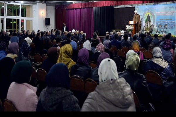 شعرخوانی شاعر ایرانی در جشن نیمه شعبان مسکو/ شعرخوانی شاعر ایرانی در جشن نیمه شعبان مسکو/