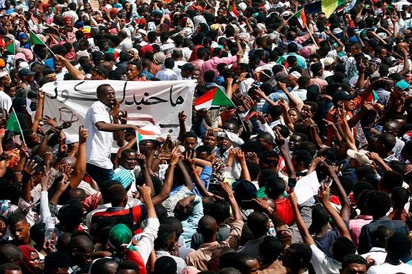 چشم&zwnj;انداز مبهم سودان با سیطره نظامیان بر عرصه قدرت