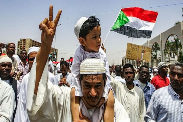 چشم&zwnj;انداز مبهم سودان با سیطره نظامیان بر عرصه قدرت