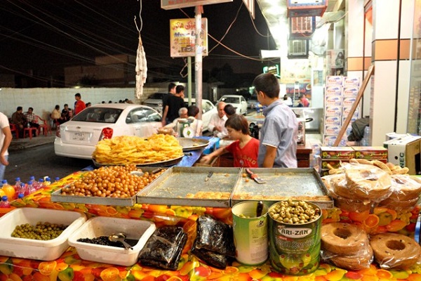 رمضان در عراق؛ ماه زیارت و افطار با شربت انگور سیاه