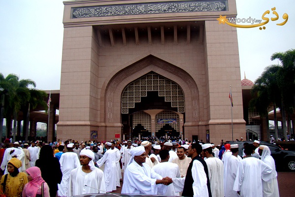 رمضان در مالزی؛ از چشم&zwnj;نوازی صف&zwnj;های نماز تا بازار پررونق تخفیف