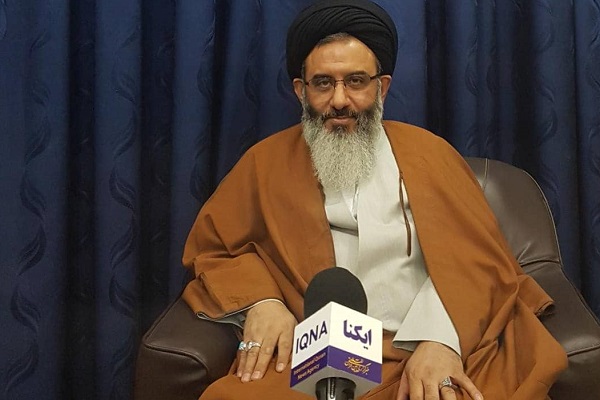 جزء خوانی قرآن و افطار زائران در حرم حضرت زینب(س)