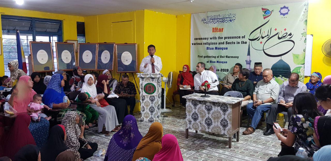 ضیافت افطار به وقت مانیل/ تبیین روزه از نگاه قرآن ضیافت افطار به وقت مانیل/ تبیین روزه از نگاه قرآن