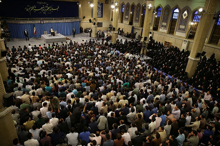 دیدار جمعی از دانشجویان با رهبر معظم انقلاب