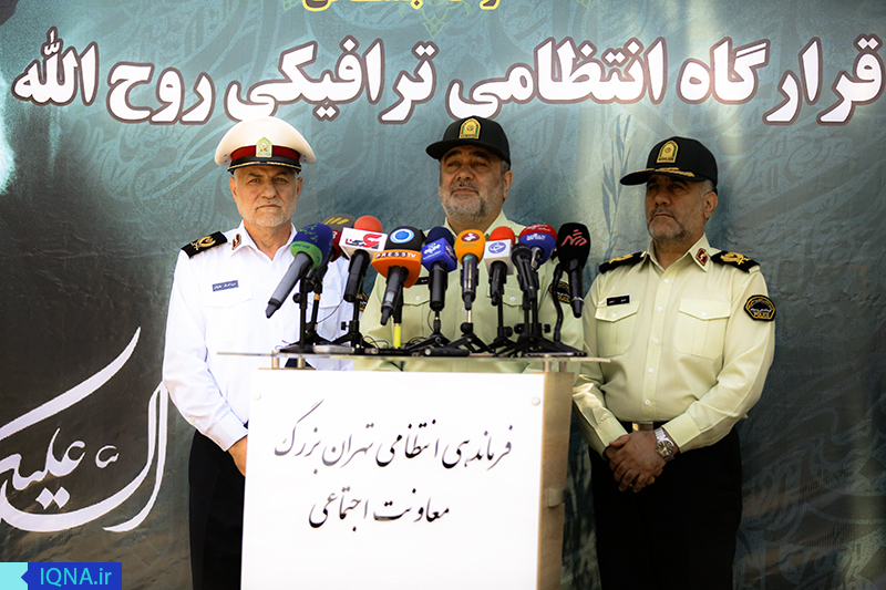 حضور 300 هزار زائر در مراسم ارتحال امام خمینی(ره)