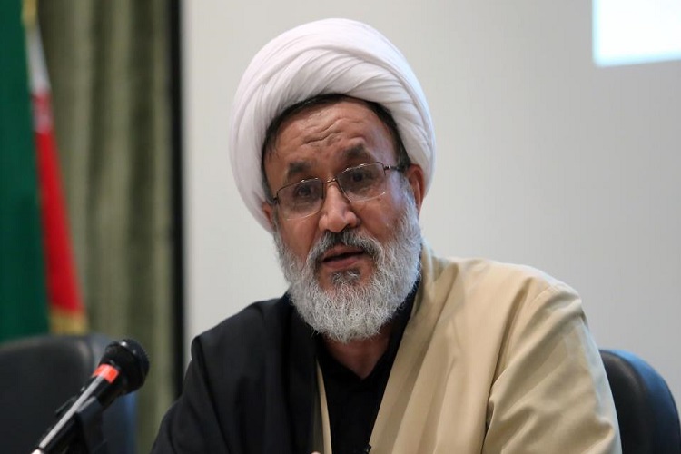 سخیف&zwnj;ترین حالت برای یک مدیر خوش&zwnj;آمدن از محدح&zwnj;گویی است