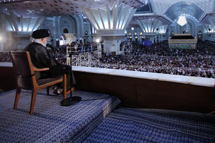 امام(ره) با مقاومت و ایستادگی خود بسیاری از آیات قرآن را معنا کرد