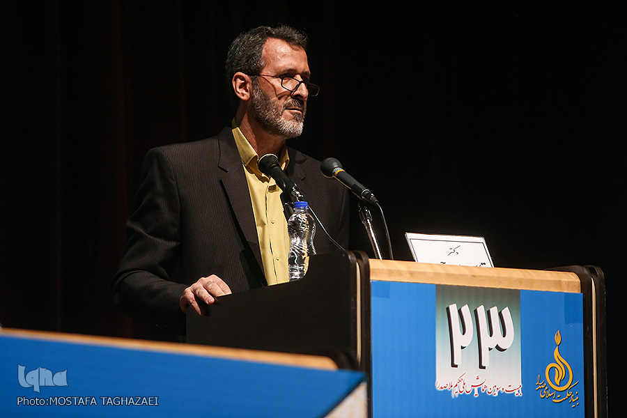 فوری //// دینانی: نخستین بار ایرانیان از نور سخن گفتند/اعوانی: فلسفه الهی سکولار نیست/داوری&zwnj;اردکانی: برقراری نسبت فلسفه با نژاد ایرانی ناشی از تعصب است