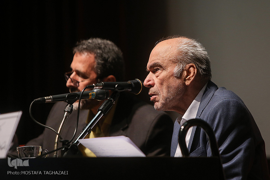 فوری //// دینانی: نخستین بار ایرانیان از نور سخن گفتند/اعوانی: فلسفه الهی سکولار نیست/داوری&zwnj;اردکانی: برقراری نسبت فلسفه با نژاد ایرانی ناشی از تعصب است