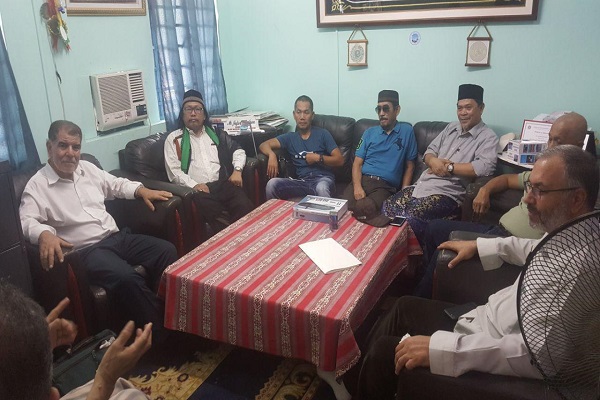 اقامه نماز وحدت شیعه و سنی در مانیل