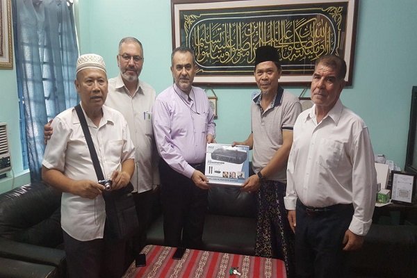 اقامه نماز وحدت شیعه و سنی در مانیل