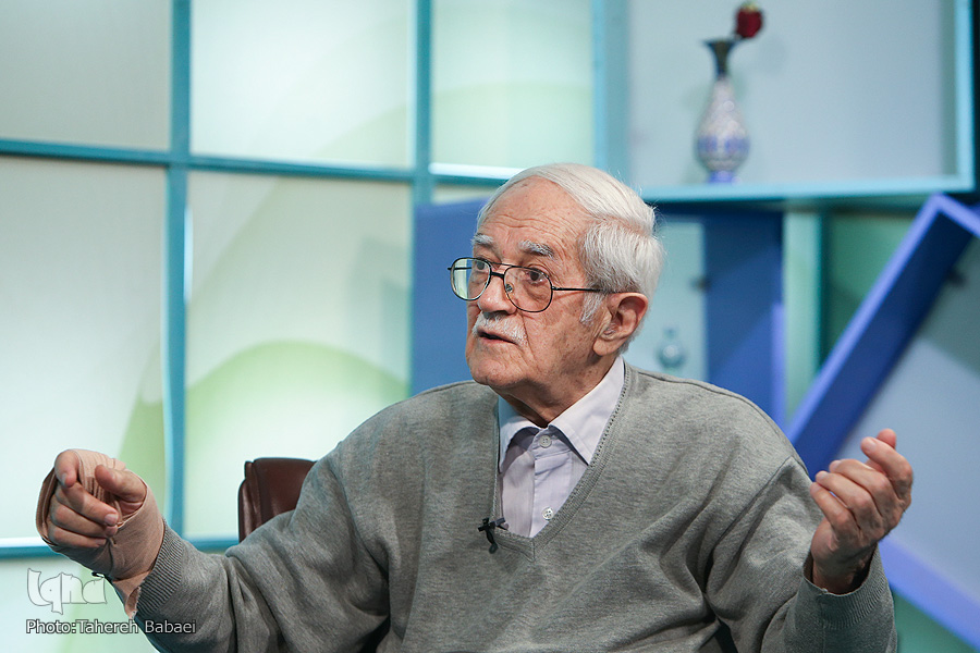 اموال بسیاری از مسئولان در خارج است/ تحقیر مدیران جهادی/ میلیاردرها هم یارانه میگیرند اموال بسیاری از مسئولان در خارج است/ تحقیر مدیران جهادی/ میلیاردرها هم یارانه میگیرند