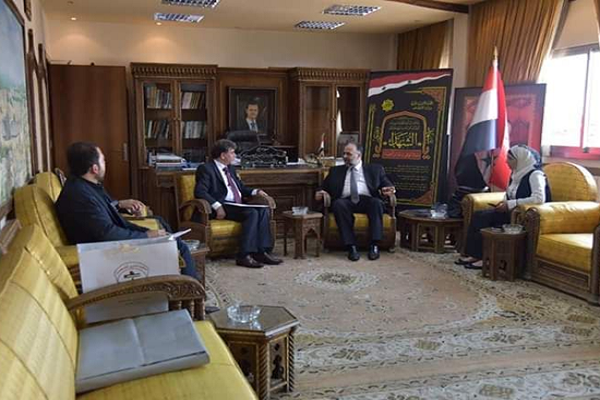 هدیه قرآنی بشار اسد به رئیس تشکیلات خودگردان فلسطین + عکس