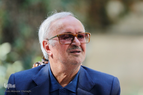 تفاوت فتوای اسلام یا دگمای کلیسائیان/غلو و تزئینات تجملاتی معابد و مساجد ممنوع است