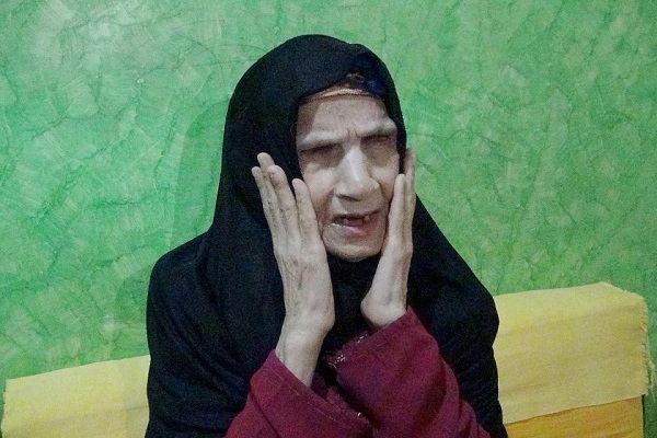 بانوی مسن حافظ قرآن و یک عمر خدمت به کتاب خدا بانوی مسن حافظ قرآن و یک عمر خدمت به کتاب خدا