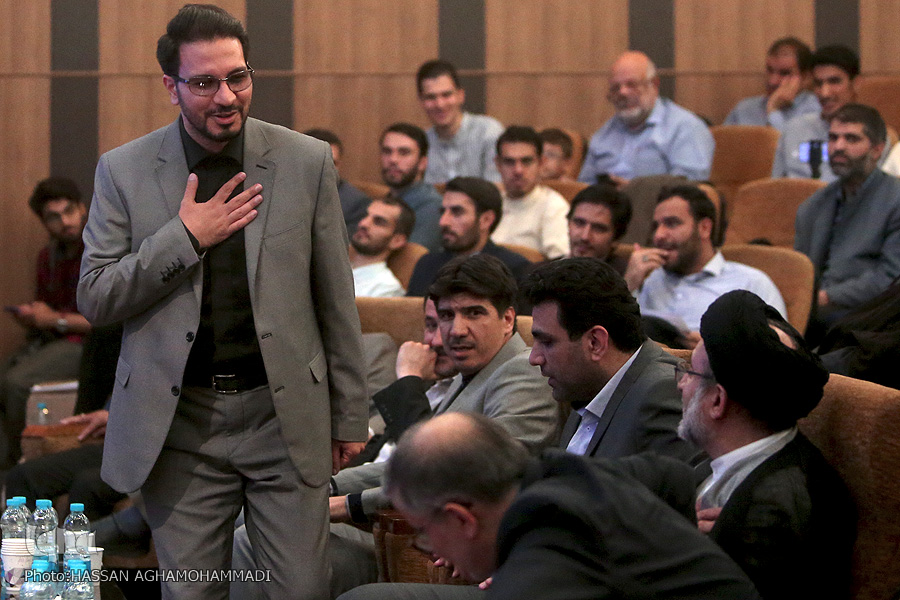 «وَمَنْ يَتَوَكَّلْ عَلَى اللَّهِ فَهُوَ حَسْبُهُ»؛ مبنای ایستادگی مقام معظم رهبری در برابر استکبار «وَمَنْ يَتَوَكَّلْ عَلَى اللَّهِ فَهُوَ حَسْبُهُ»؛ مبنای ایستادگی مقام معظم رهبری در برابر استکبار