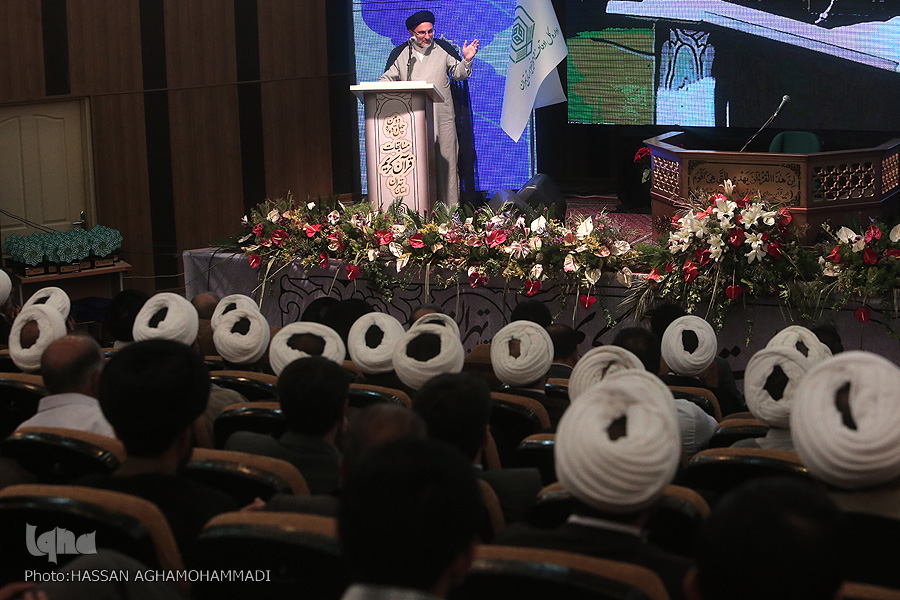 «وَمَنْ يَتَوَكَّلْ عَلَى اللَّهِ فَهُوَ حَسْبُهُ»؛ مبنای ایستادگی مقام معظم رهبری در برابر استکبار «وَمَنْ يَتَوَكَّلْ عَلَى اللَّهِ فَهُوَ حَسْبُهُ»؛ مبنای ایستادگی مقام معظم رهبری در برابر استکبار