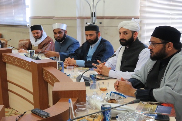 فعالان قرآنی انگلیس در ایران/ بازدید از دبیرخانه مقابله با جریانهای تکفیری فعالان قرآنی انگلیس در ایران/ بازدید از دبیرخانه مقابله با جریانهای تکفیری