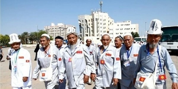 حج در قرقیزستان؛ از حق تقدم والدین بر فرزندان تا سفری ارزان به نسبت کشورهای آسیای مرکزی حج در قرقیزستان؛ از حق تقدم والدین بر فرزندان تا سفری ارزان به نسبت کشورهای آسیای مرکزی