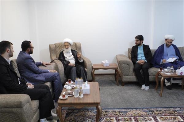 با تمام قوا در كنار ملت بحرين ايستادهایم با تمام قوا در كنار ملت بحرين ايستادهایم