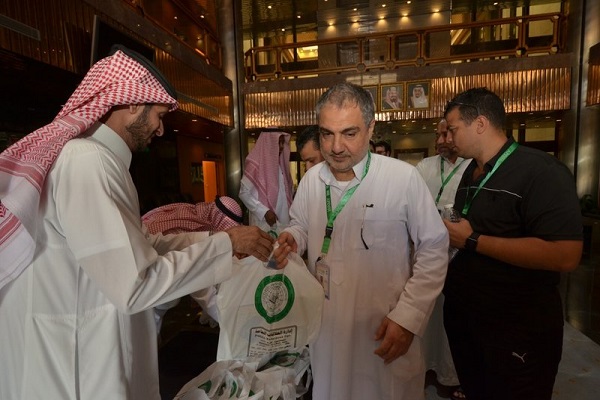 بازدید حجاج آمریکای لاتین از مرکز چاپ و نشر قرآن در مدینه منوره