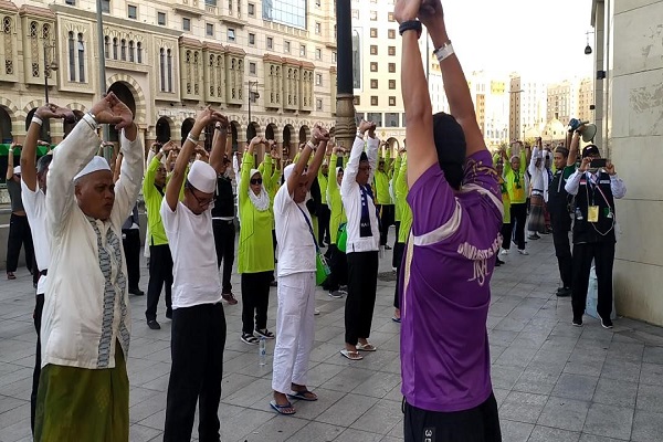 ورزشکردن زائران اندونزیایی در حج + عکس ورزشکردن زائران اندونزیایی در حج + عکس