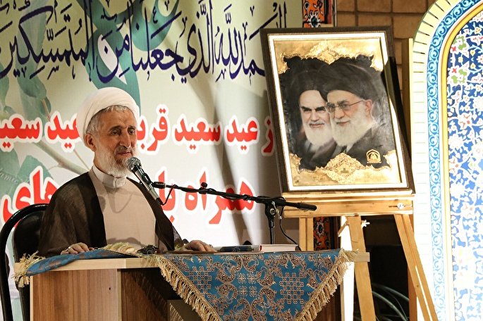 حضرت علی(ع)؛ مظهر جلال خدا