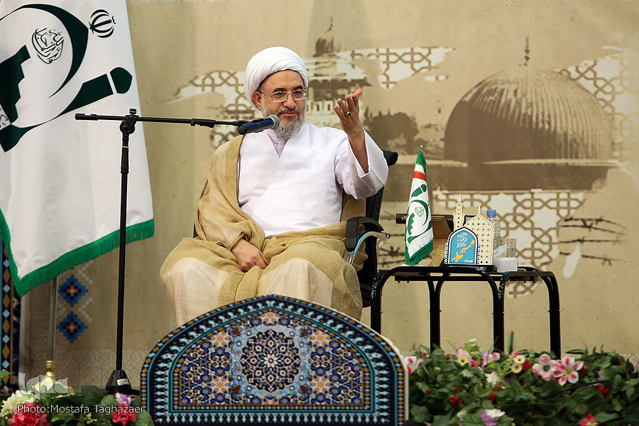 ائمه جماعت استان تهران در روز جهانی مسجد گرد هم آمدند/ طنین دعای وحدت؛ میثاق حفظ حریم مسجد