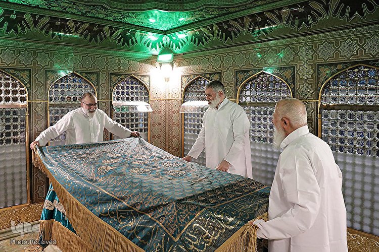 آیین غبارروبی مضجع مطهر رضوی