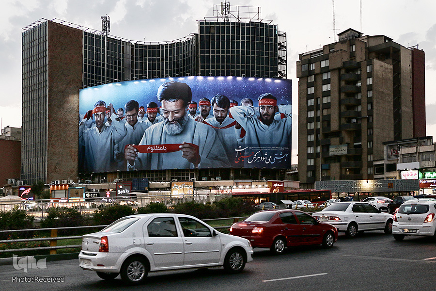 رخت هفتم تیر هنوز بر قامت دیوارنگاره میدان ولی&zwnj;عصر/ آثاری که برای خوشایند مدیران رونمایی می&zwnj;شوند