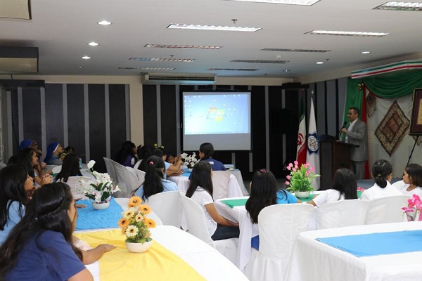 مسیحیان فیلیپین؛ مهمان ایران در کلاس اسلام&zwnj;شناسی/ پخش سوره مریم + عکس