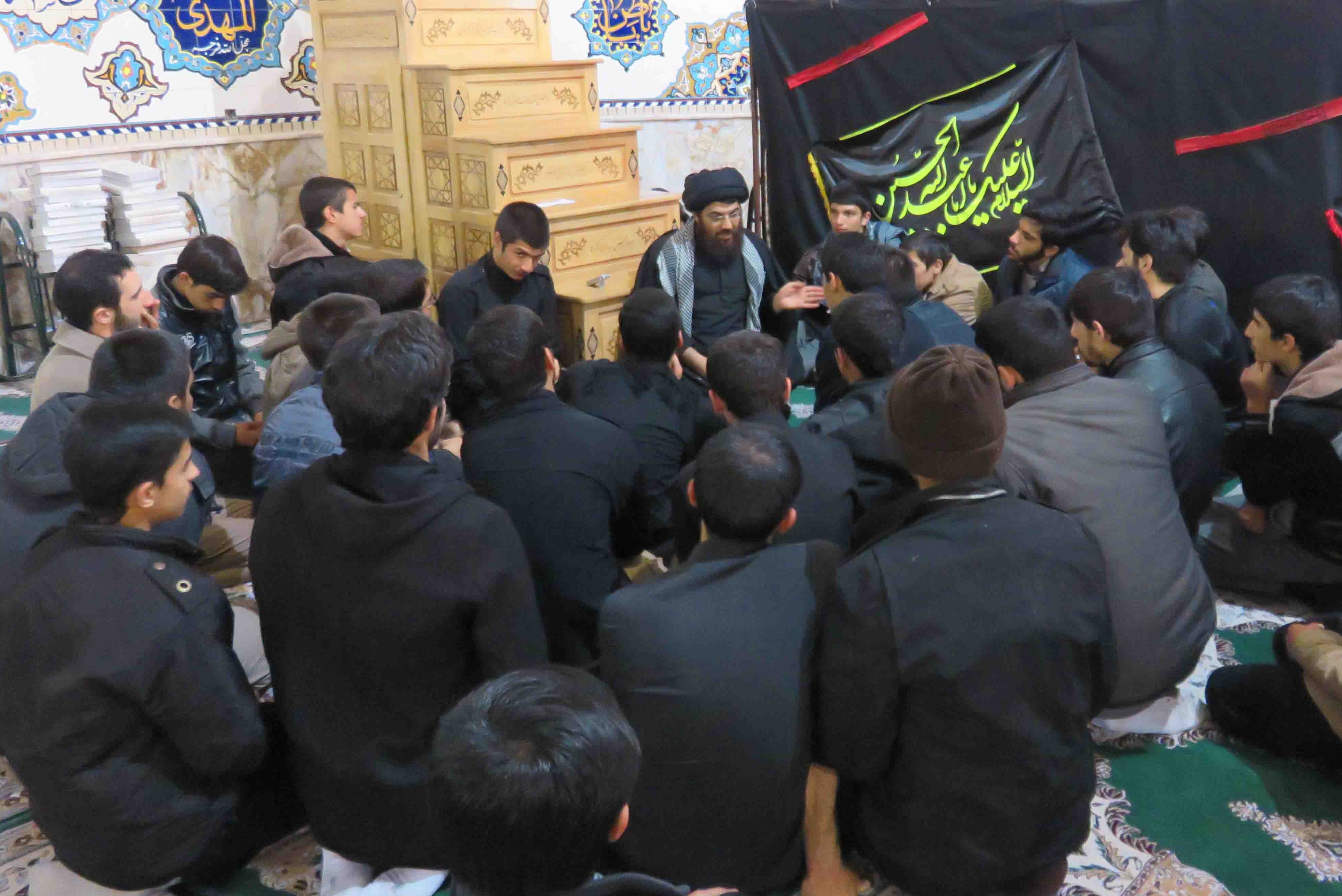 اوج همدلی و کار گروهی در هیئتی که قلب مسجد شده است