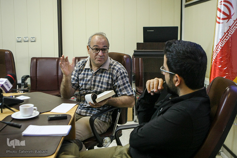 مشهدی: صوفیه و صفویه بنیانگذار بسیاری از آئینهای محرم بودند/ خادمیان: پایهگذار عزاداری شیعه اهل بیت(ع) هستند مشهدی: صوفیه و صفویه بنیانگذار بسیاری از آئینهای محرم بودند/ خادمیان: پایهگذار عزاداری شیعه اهل بیت(ع) هستند