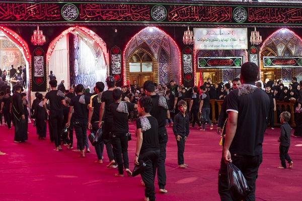 عزاداری هفتم محرم در حرم حضرت عباس به روایت تصویر عزاداری هفتم محرم در حرم حضرت عباس به روایت تصویر