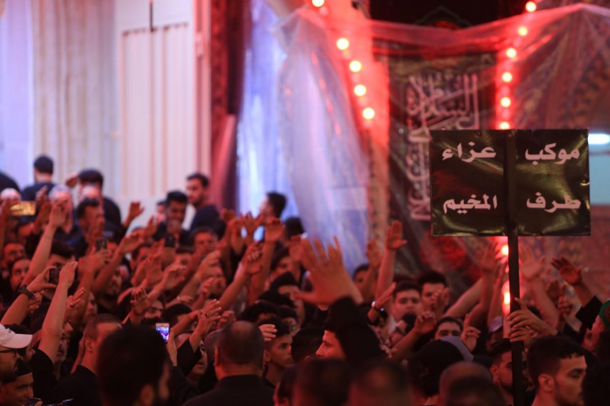 تصاویری از عزاداری شب تاسوعای حسینی در کربلا